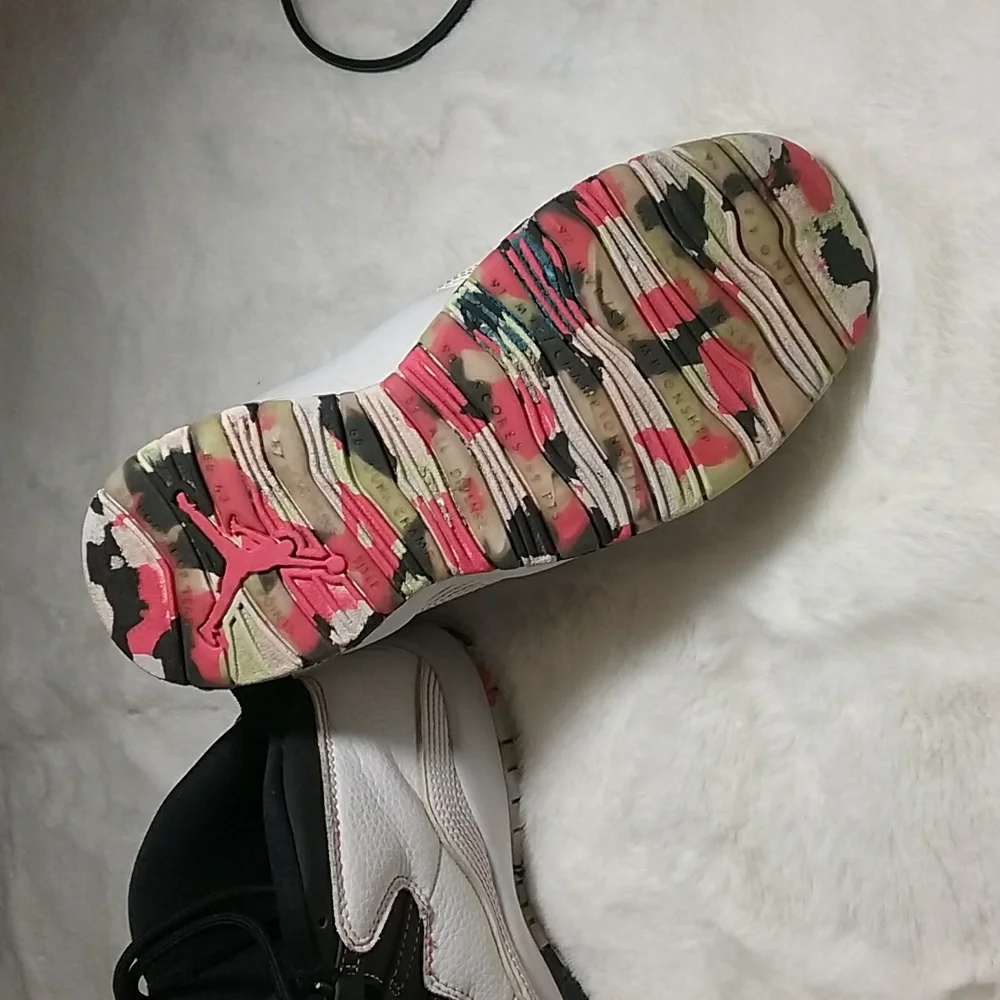 Jordan 11 white black white Confetti - Picture 8 of 8